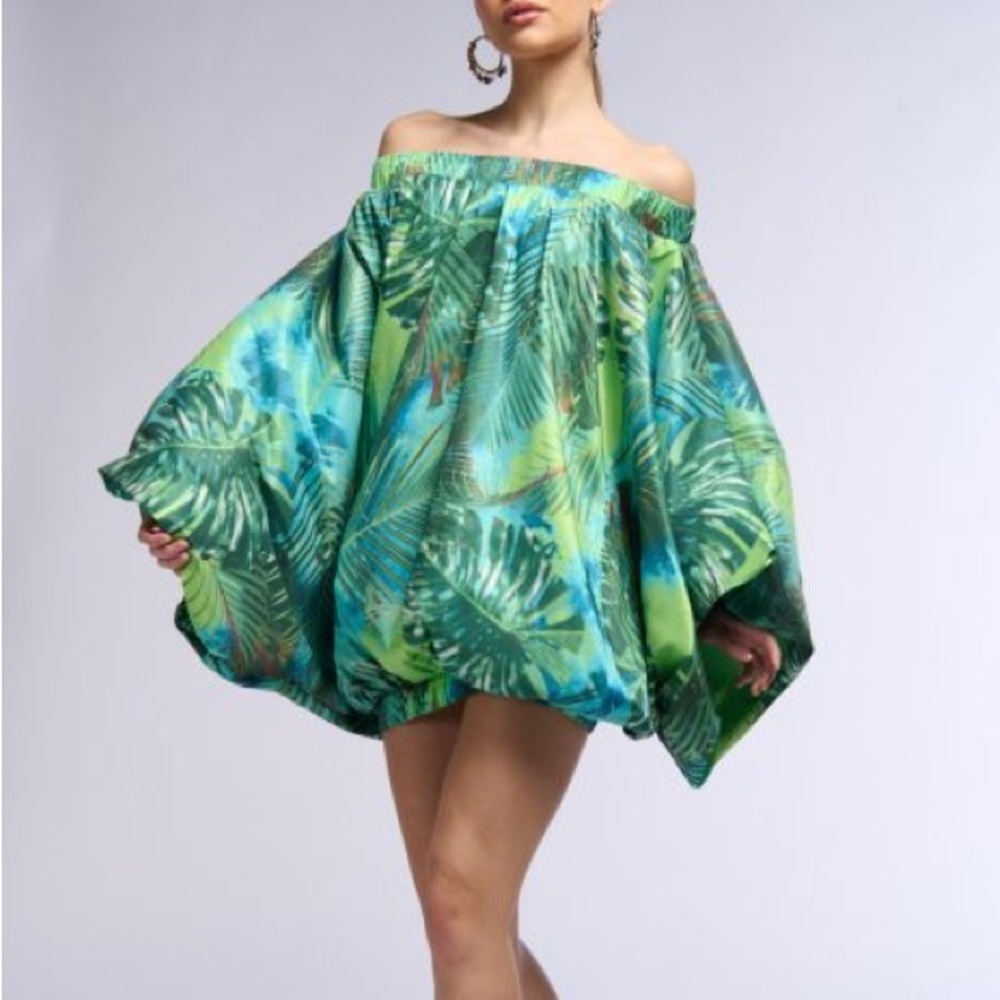 AKIRA Green Tropical Off-Shoulder Mini Dress